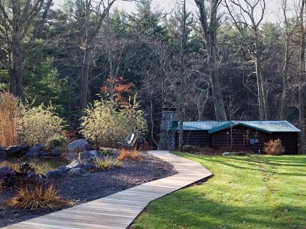 Lehigh-Riverfront-Cabin-Poconos-Vacation-Rental-Front